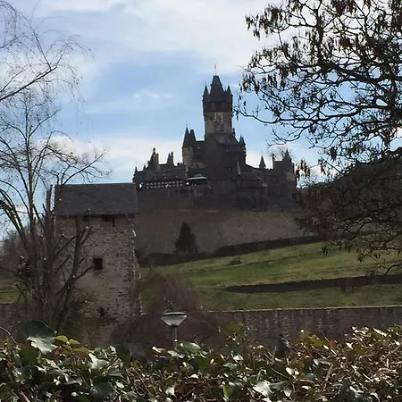 Haus Von Hoegen Konukevi