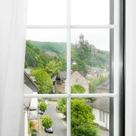 Haus Von Hoegen Konukevi 3*